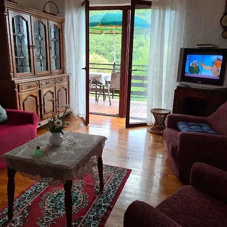 Apartment 5 *