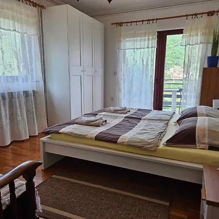 Apartment 5